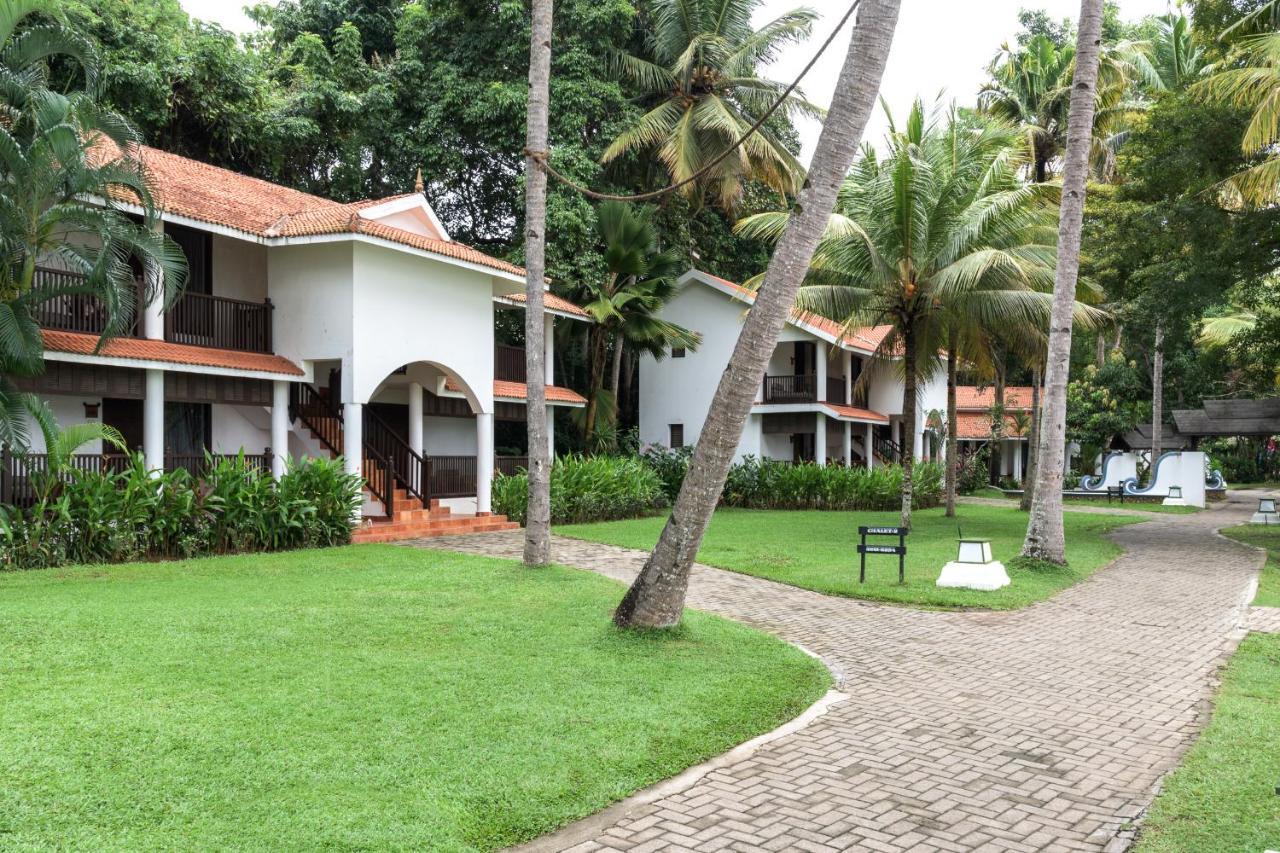 Hotel Club Mahindra Ashtamudi Nīndakara Exterior foto