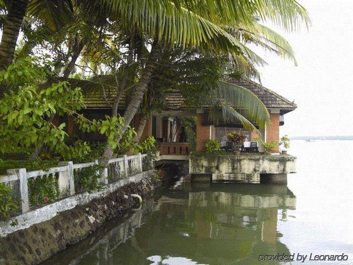 Hotel Club Mahindra Ashtamudi Nīndakara Exterior foto