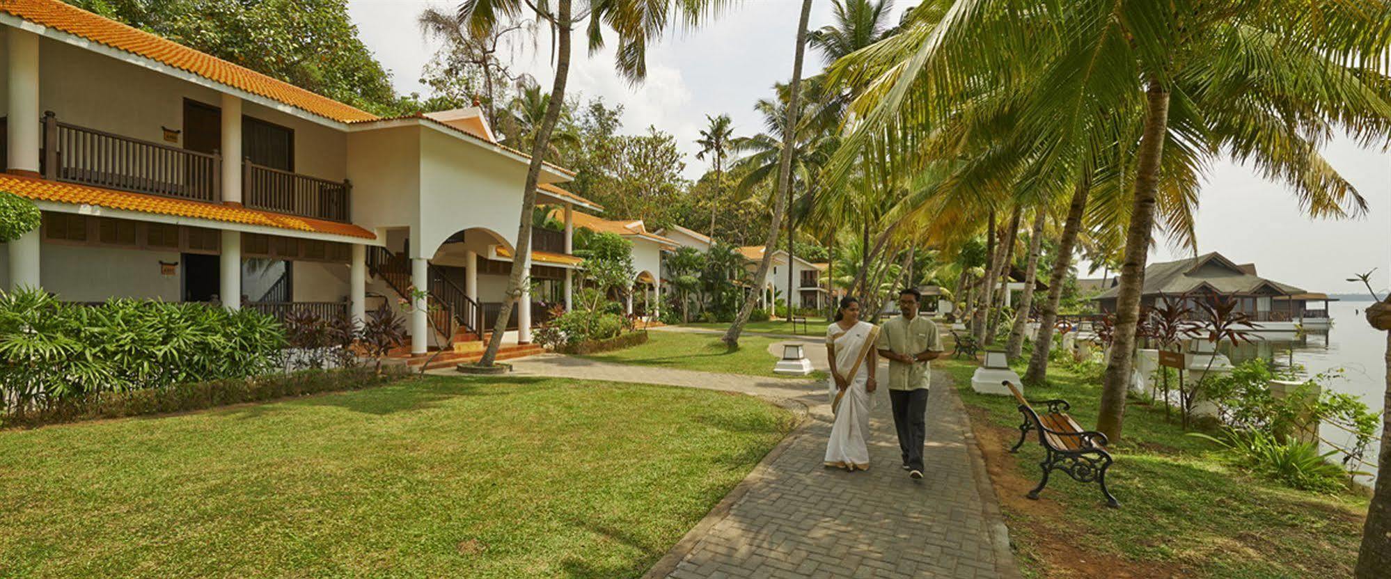 Hotel Club Mahindra Ashtamudi Nīndakara Exterior foto